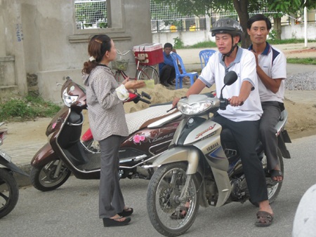 Thành phố Vinh lên cơn sốt vé trận "chung kết" - 5 Thành phố Vinh lên cơn sốt vé trận "chung kết" - 5
