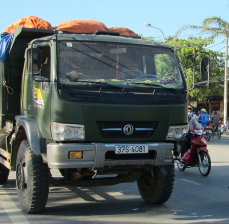 3 ô tô tông nhau, tắc đường hơn 2 giờ đồng hồ - 1