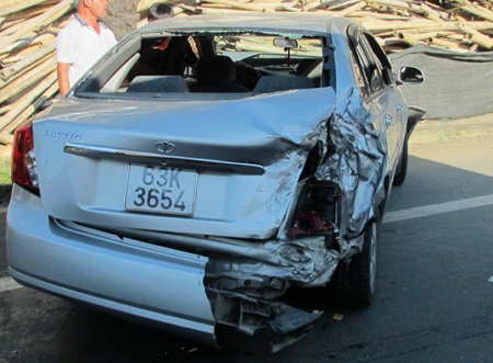 3 ô tô tông nhau, tắc đường hơn 2 giờ đồng hồ - 2