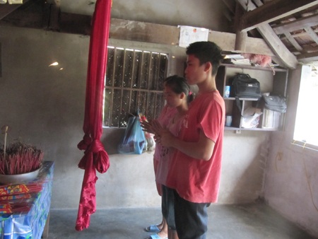 Nước mắt 3 anh em mồ côi - 1