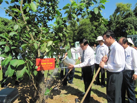 Chủ tịch nước dâng hương tại Khu di tích Kim Liên - 5 Chủ tịch nước dâng hương tại Khu di tích Kim Liên - 5
