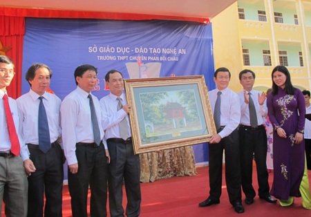 Chủ tịch nước dự khai giảng ở ngôi trường giàu thành tích xứ Nghệ  - 10