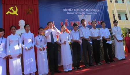 Chủ tịch nước dự khai giảng ở ngôi trường giàu thành tích xứ Nghệ  - 12