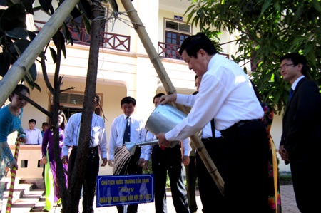 Chủ tịch nước dự khai giảng ở ngôi trường giàu thành tích xứ Nghệ  - 13