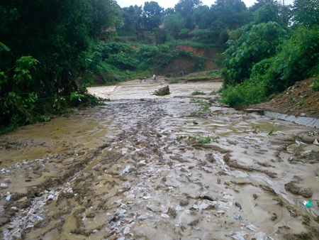 Cận cảnh mưa lũ tàn phá Con Cuông - 13