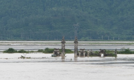 Nước sông Lam dâng cao, hàng trăm hộ dân ngập lụt  - 6