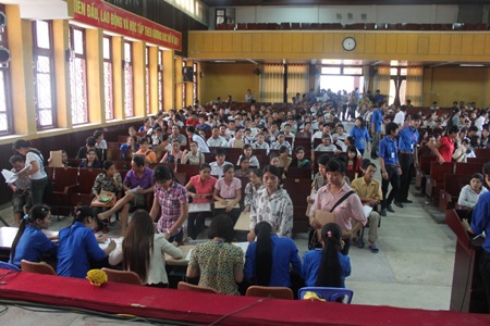 ĐH Vinh đón gần 2.600 tân sinh viên nhập học  - 1