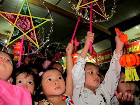 Tết Trung thu đầu tiên ở thung lũng Huồi Hỷ - 1