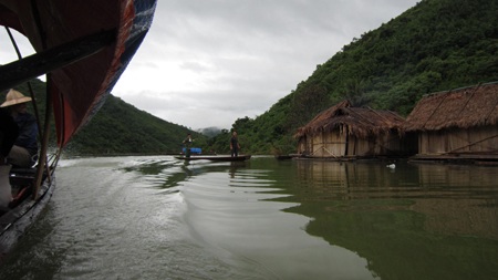 Đồn biên phòng chìm trong biển nước - 7