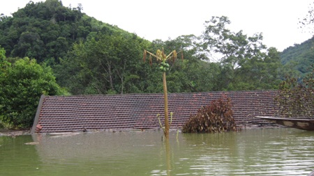 Đồn biên phòng chìm trong biển nước - 1