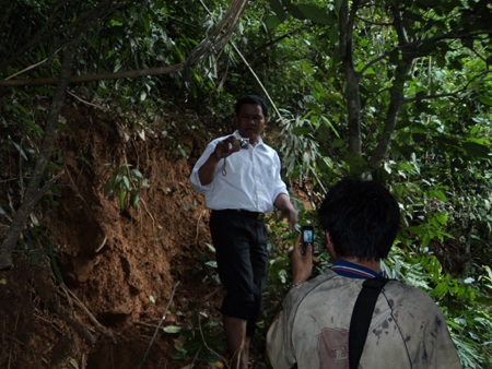 Nghệ An: Nứt núi Pu Căm, hàng trăm người dân bị đe doạ - 3