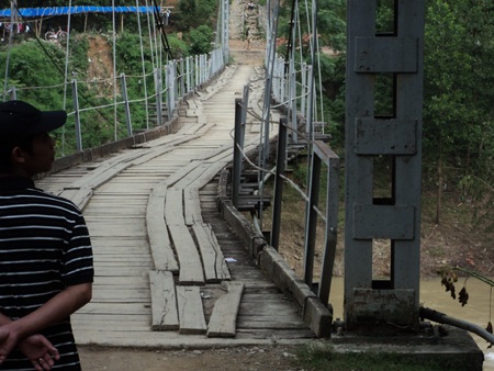 Nghệ An: Nứt núi Pu Căm, hàng trăm người dân bị đe doạ - 12