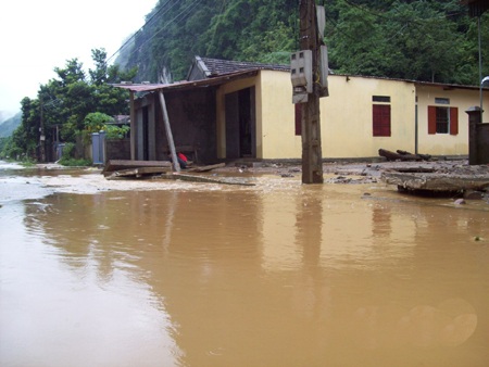 Con Cuông một ngày sau cơn lũ chưa từng có - 10