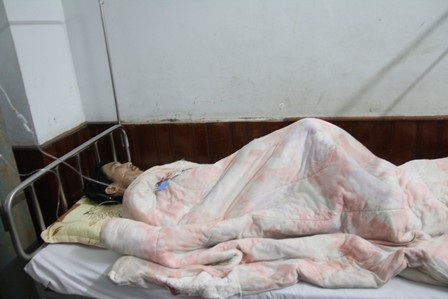 Ôtô đứt phanh lao vào núi, 4 nguời chết, 20 người bị thương - 2