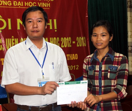 Nữ sinh nghèo xóm vạn chài đã được nhập học