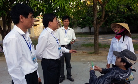 Và thầy Khoa đã quyết định nhận em Vọng vào học ngành công nghệ thông tin của Trường ĐH Vinh.