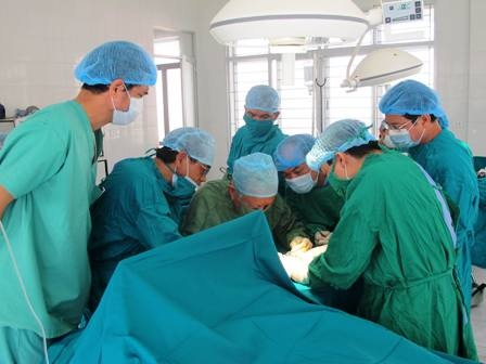 Phẫu thuật miễn phí cho bệnh nhân di chứng bỏng có hoàn cảnh khó khăn