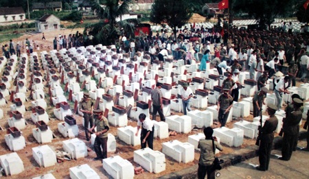 Một ngôi mộ được tìm thấy vẫn còn nguyên vẹn bọc trong bao ni lông.