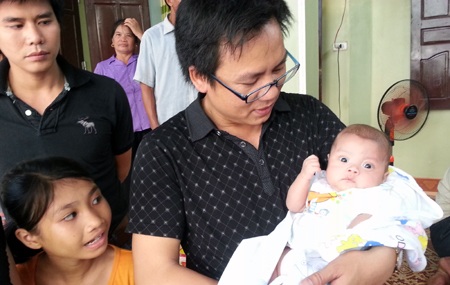 Bé Gia Ân - hay còn gọi là bé Nam (bé Nam được các bác sỹ BV Nhi Nghệ An đặt) nay đã hơn 5kg.