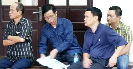 Nguyễn Đình Ngọc, Nguyễn Viết Triều, Võ Văn Tùng và Nguyễn Đình Hải tại phiên tòa phúc thẩm.