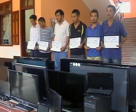 6 đối tượng và tang vật vụ án.