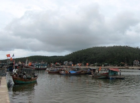 Ngư dân luôn đối mặt với nhiều hiểm nguy trên biển.