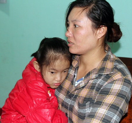 Hiện tại cháu Uyên đang phải chữa trị thêm căn bệnh: