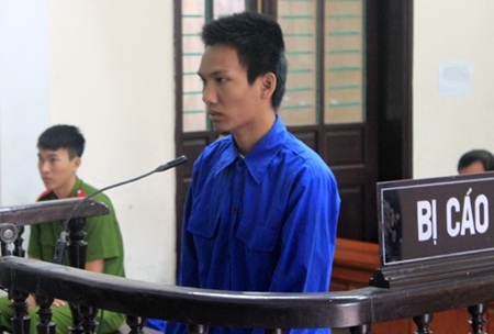 Không có việc làm, Hùng đã phải vào nhà giam vì bắt cóc trẻ em.