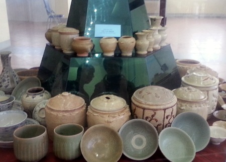 Những đồng tiền Việt Nam xưa cũng được trưng bày tại triển lãm.