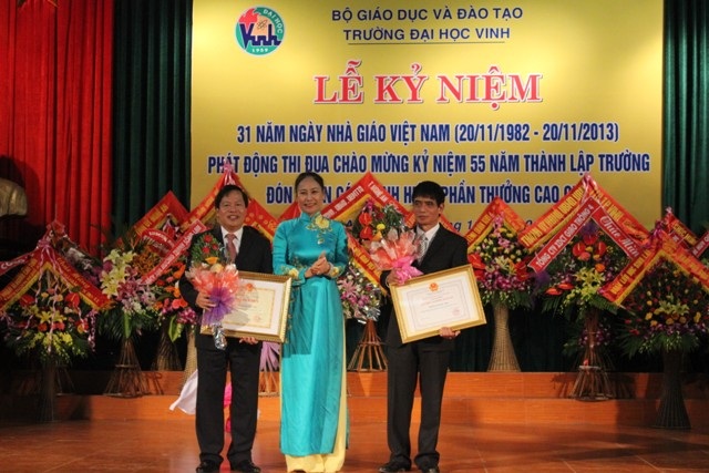 Nghệ An: 5 nhà giáo được phong Giáo sư và Phó Giáo sư