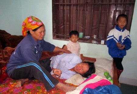 10 ngư dân mất tích: Mong chờ một phép màu từ biển cả