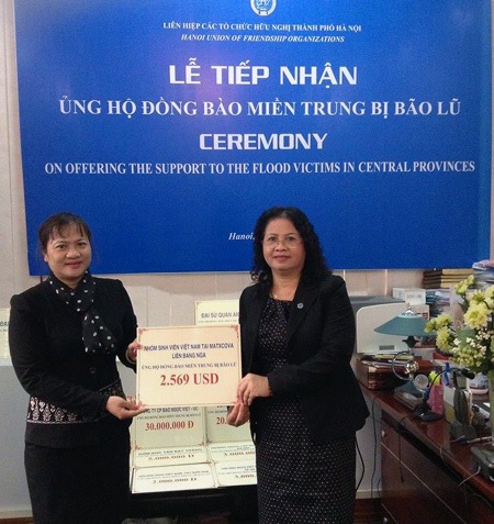 Sinh viên Việt Nam tại Matxcova quyên góp ủng hộ đồng bào Miền Trung