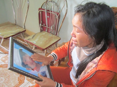 10 ngư dân mất tích: Mong chờ một phép màu từ biển cả