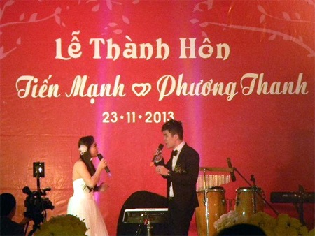 Ca sĩ Phương Thanh và Ca sĩ Tiến Mạnh cùng hát trong ngày cưới của mình.