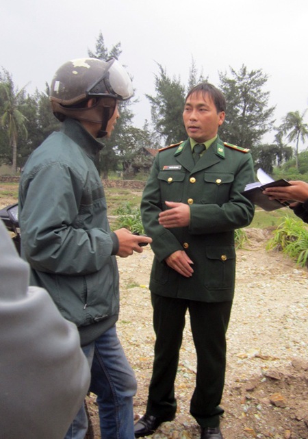 Xác định nguyên nhân gây chìm tàu khiến 8 người mất tích - 2 Thuyền viên Vũ Viết Hà - một trong hai người may mắn được cứu sống