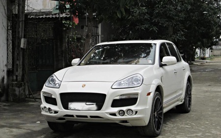 Phá đường dây chuyên bẻ gương xe xịn