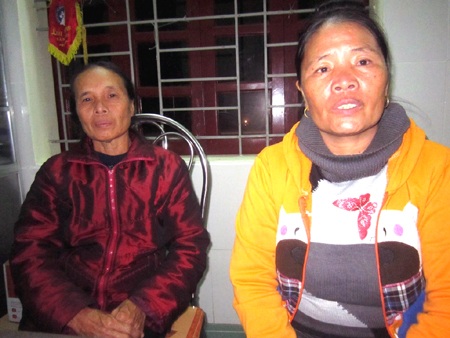 Người nhà nạn nhân đau buồn bên thi hài bé bỏng mới chào đời!