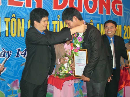 Tuyên dương 31 thanh niên tôn giáo tiêu biểu tỉnh Nghệ An - 1 Tuyên dương 31 thanh niên tôn giáo tiêu biểu tỉnh Nghệ An