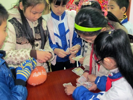 Thêm nhiều tấm lòng đến với gia cảnh “Đồng đội ơi, cứu với…”