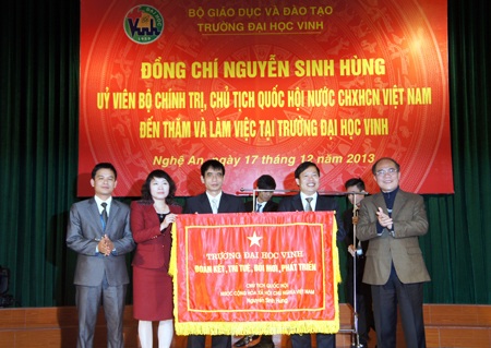 Đại học Vinh gắn nhiệm vụ đào tạo với sự phát triển của tỉnh và khu vực