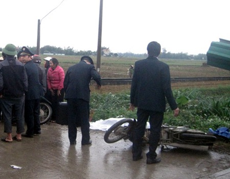 Băng qua đường sắt, cụ bà 80 tuổi bị tàu hỏa tông chết