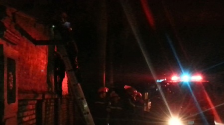 Đám cháy bùng lên từ trong khu vực lò sấy.