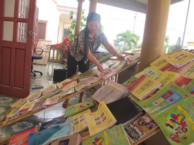 Tài liệu nhà trường hư hỏng.