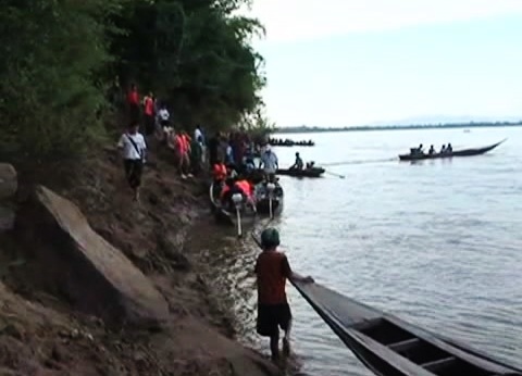 Các lực lượng địa phương cũng được huy động ứng tìm.