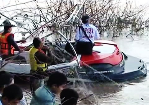 Lực lượng chức năng tiếp tục tìm kiếm trên dòng sông Mê Kông.