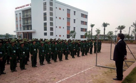 Sinh viên trải nghiệm với cuộc hành quân trong đêm - 2 Sinh viên trải nghiệm với cuộc hành quân trong đêm