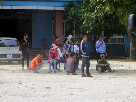 Hàng chục hành khách hoảng loạn sau vụ tai nạn.