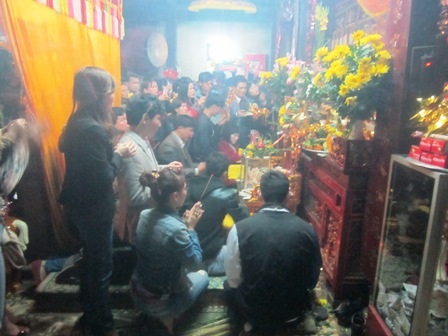  Đầu năm đi lễ cầu may...