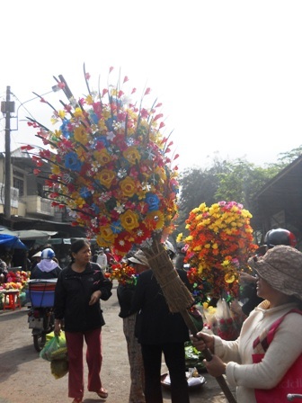 Sắc màu hoa giấy ngày tết.