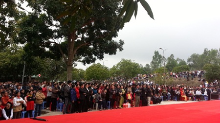 Hàng vạn bà con giáo dân và lương dân có mặt trong Thánh lễ xin ơn đầu năm.